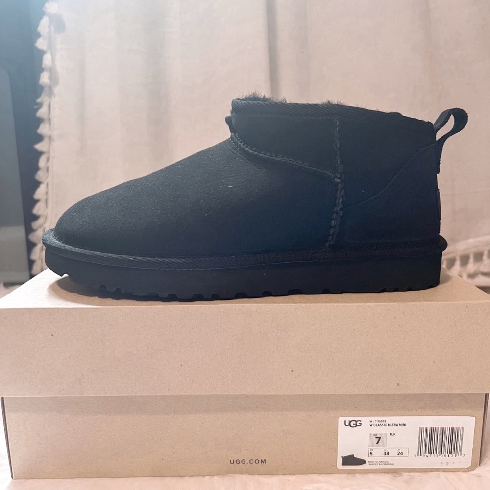 Ugg Classic Ultra Mini Black Size 7 US